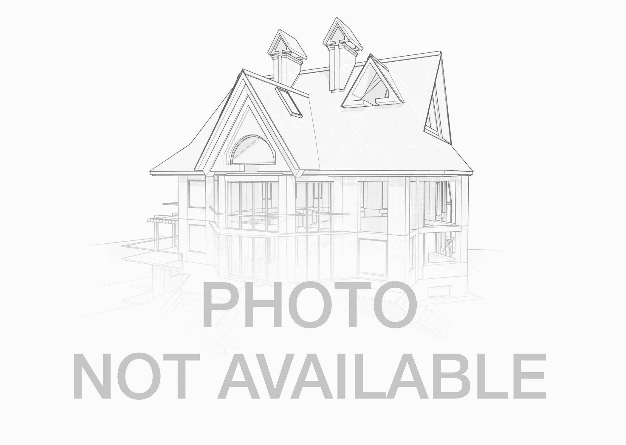 527 W Eastman Street W